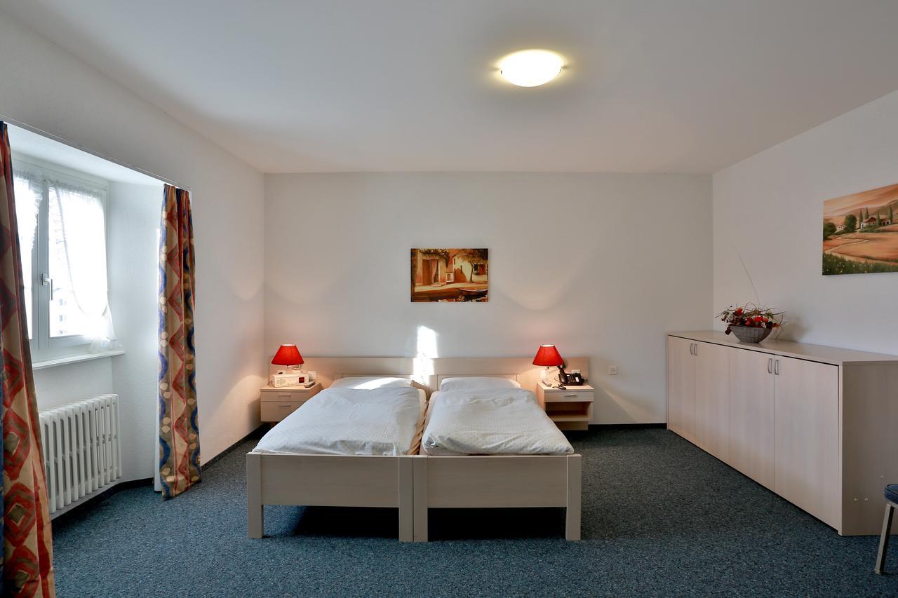 Hotel Du Port - Free Parking - Breakfast Included エスタヴァイエ・ル・ラック エクステリア 写真